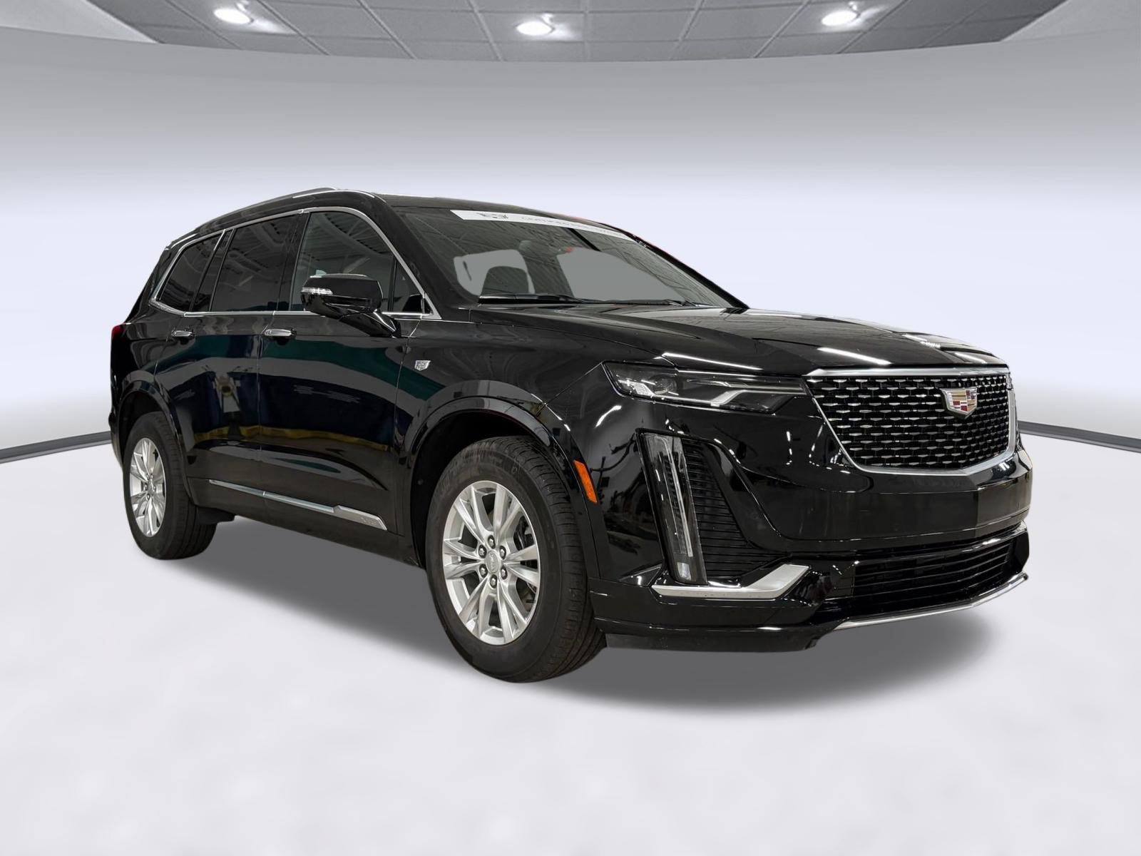 Certified 2025 Cadillac XT6 Luxury FWD image 7