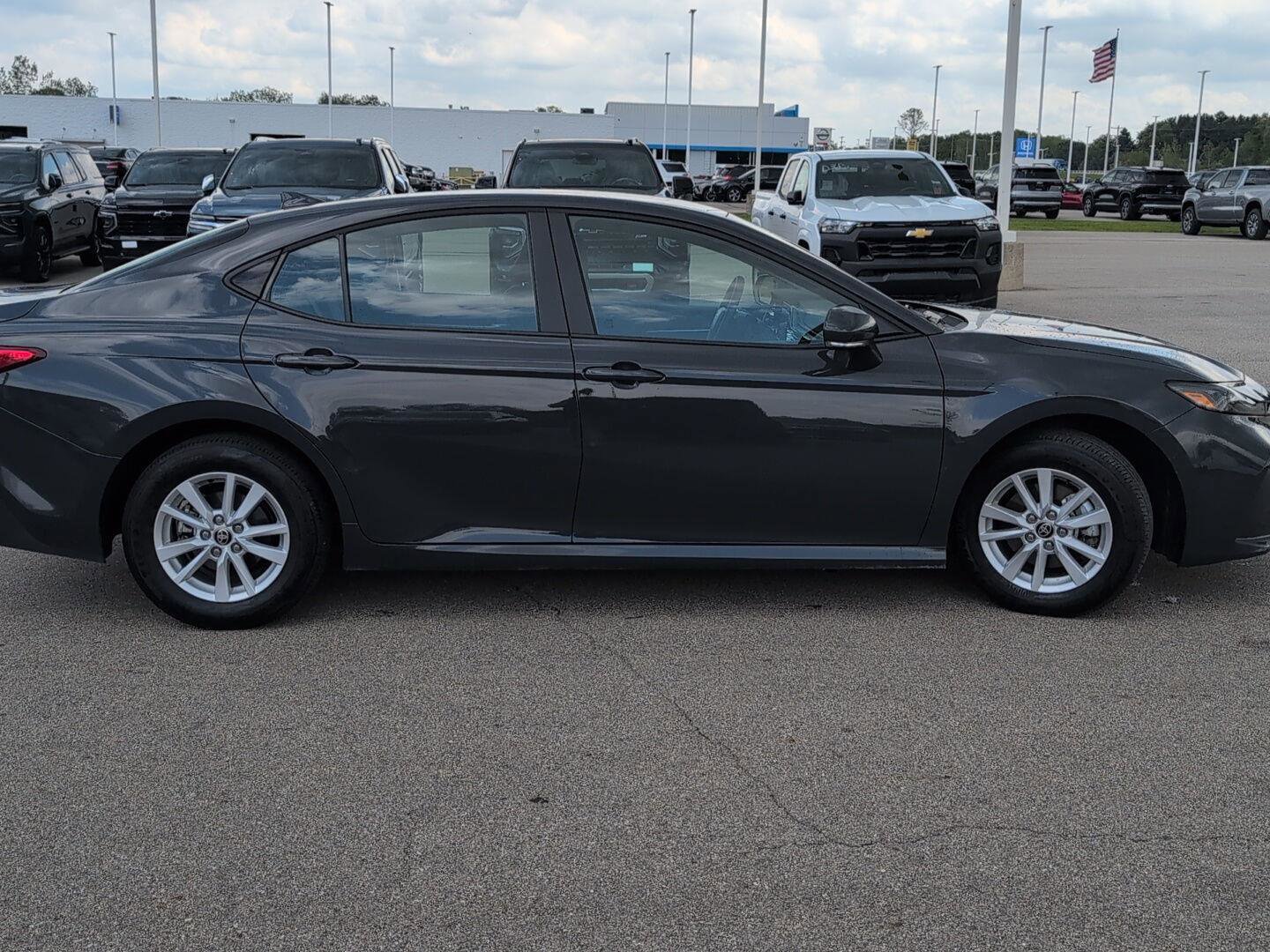 Used 2026 Toyota Camry LE FWD image 9