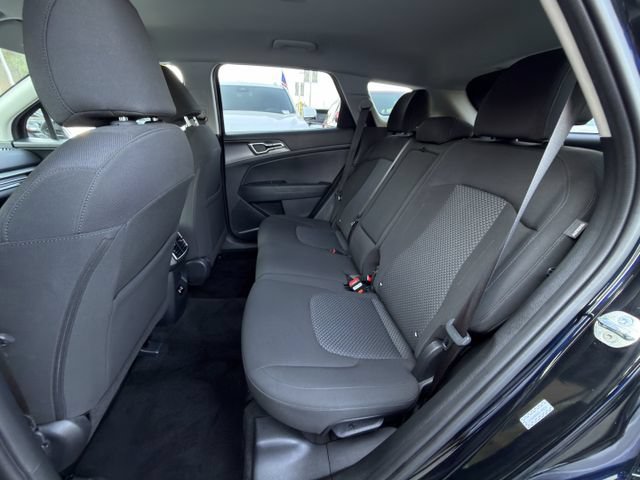 Used 2026 Kia Sportage LX FWD image 25