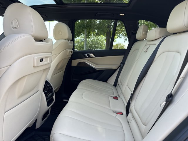 Used 2022 BMW X5 xDrive40i w/ Premium Package AWD/4WD image 17
