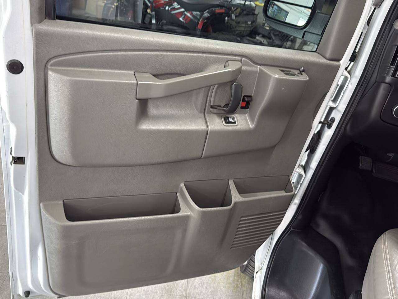 Used 2021 Chevrolet Express 2500 Extended w/ Driver Convenience Package RWD image 26