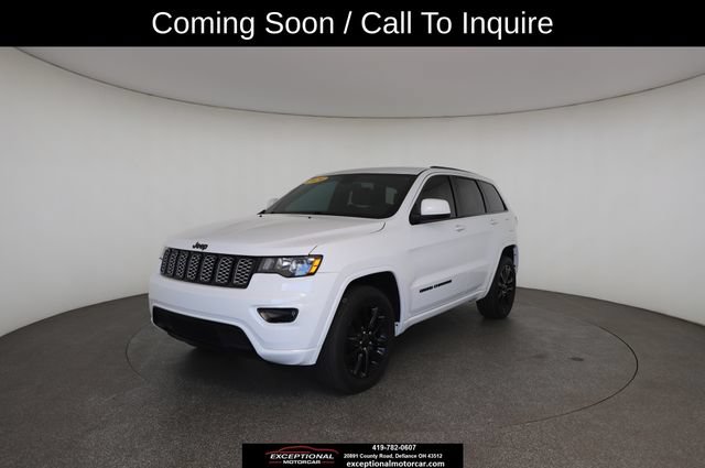 Used 2020 Jeep Grand Cherokee Altitude AWD/4WD image 2