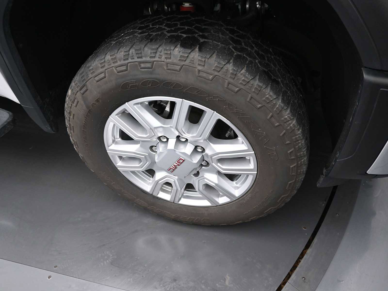 Used 2024 GMC Sierra 2500 SLT w/ SLT Premium Package image 14