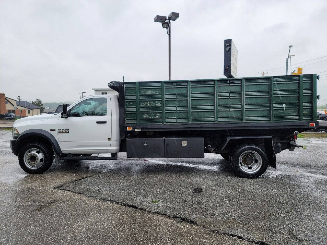 Used 2017 RAM 5500 Tradesman w/ Payload Upgrade Package RWD image 9