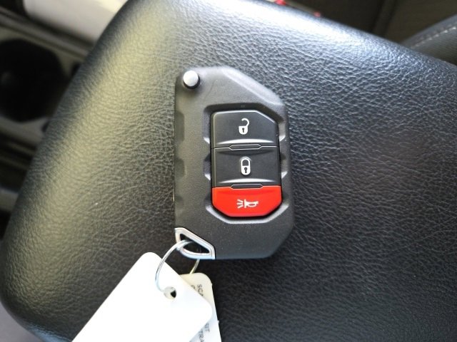 Used 2021 Jeep Wrangler Sport S image 8