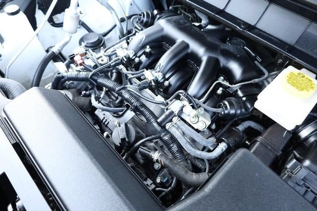 Certified 2025 Nissan Pathfinder SV w/ SV Premium Package FWD image 30