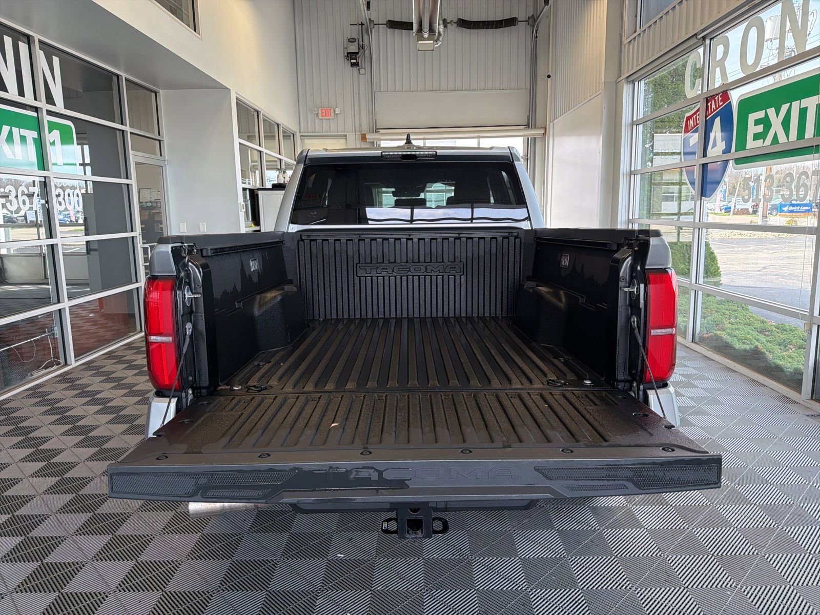 Used 2025 Toyota Tacoma TRD Off-Road image 7