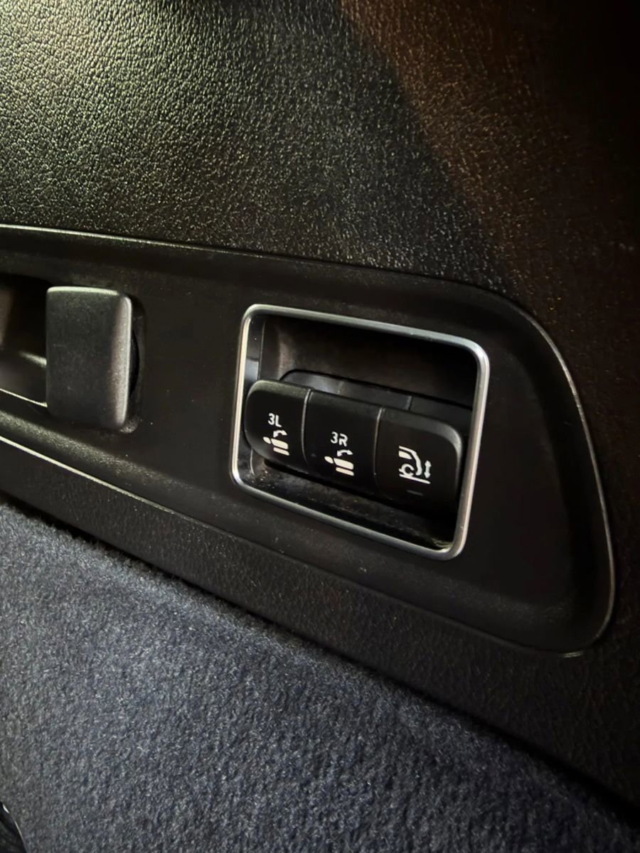 Used 2021 Mercedes-Benz GLS 450 4MATIC image 22