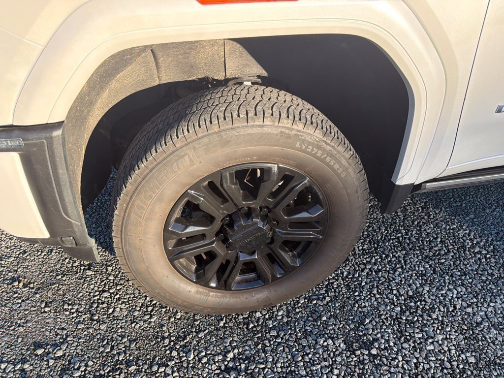 Used 2024 GMC Sierra 3500 Denali Ultimate AWD/4WD image 10