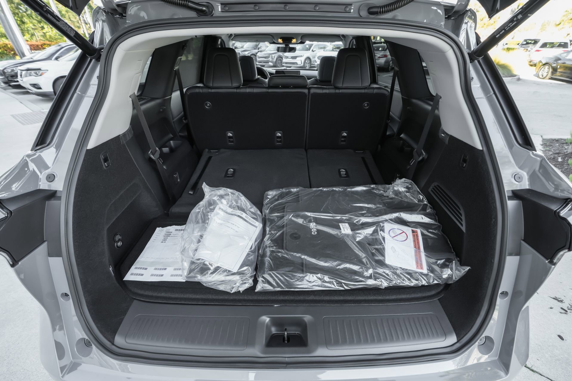 New 2026 INFINITI QX60 Luxe w/ Cargo Package image 30
