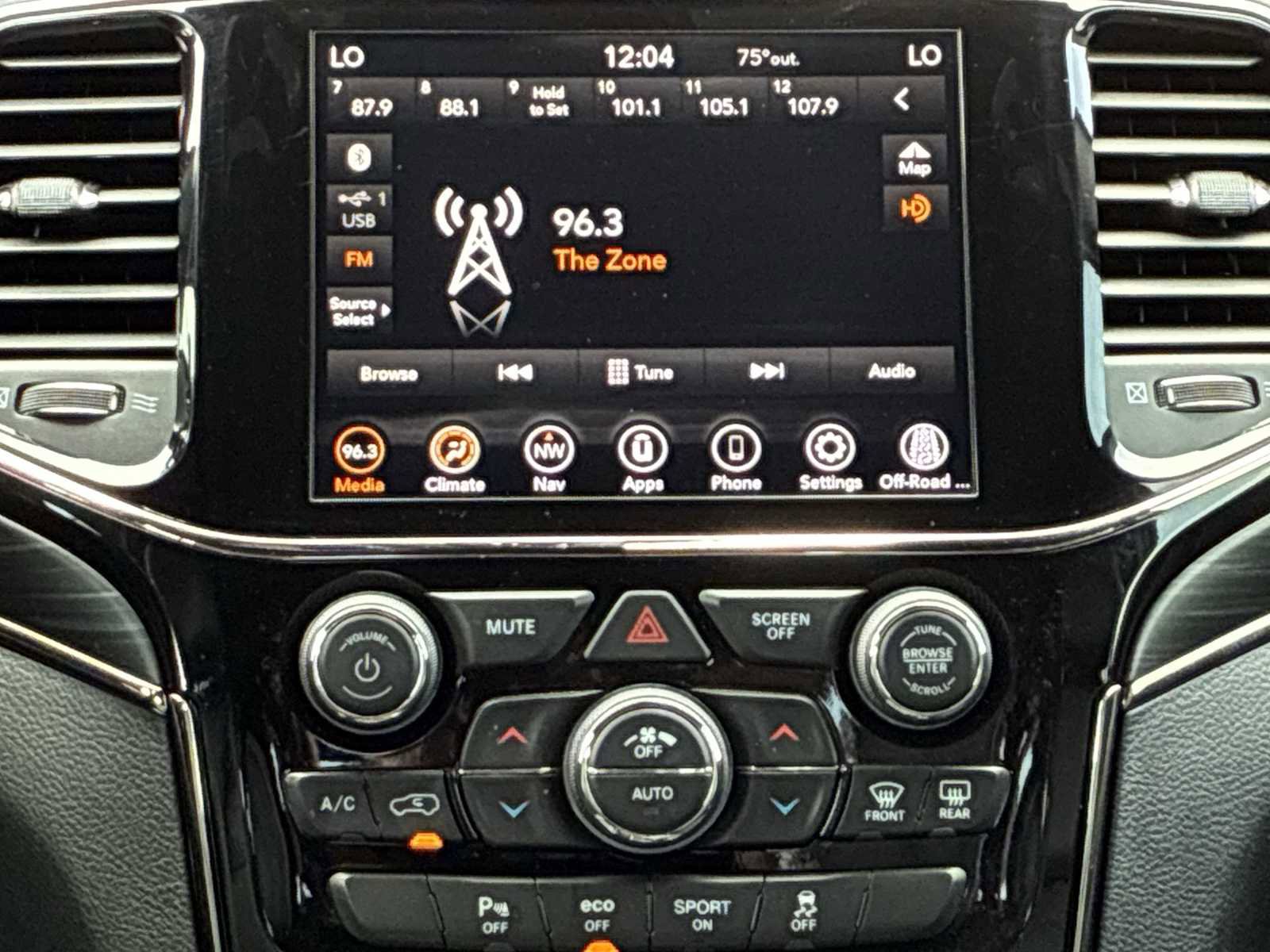 Certified 2020 Jeep Grand Cherokee Limited X AWD/4WD image 12