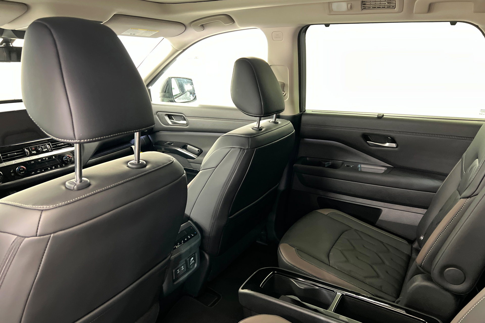 New 2026 Nissan Pathfinder Platinum image 19