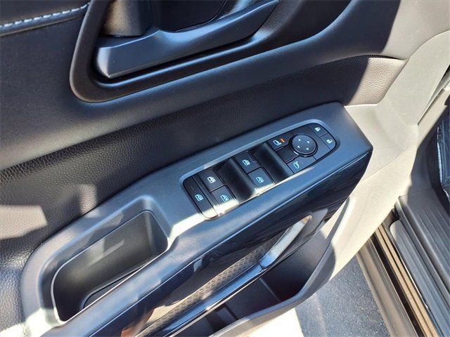 Used 2024 Nissan Pathfinder SV image 12