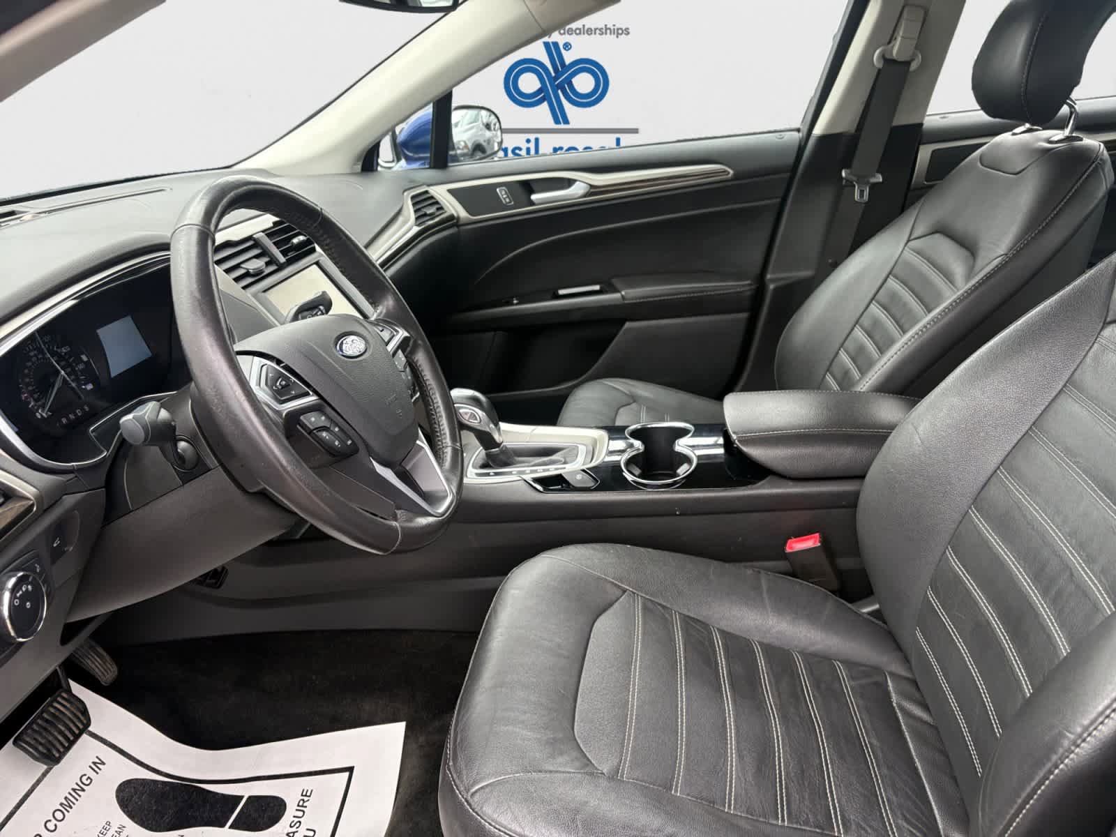 Used 2015 Ford Fusion SE w/ Equipment Group 202A FWD image 10