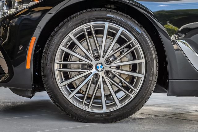 Used 2017 BMW 540i RWD image 12