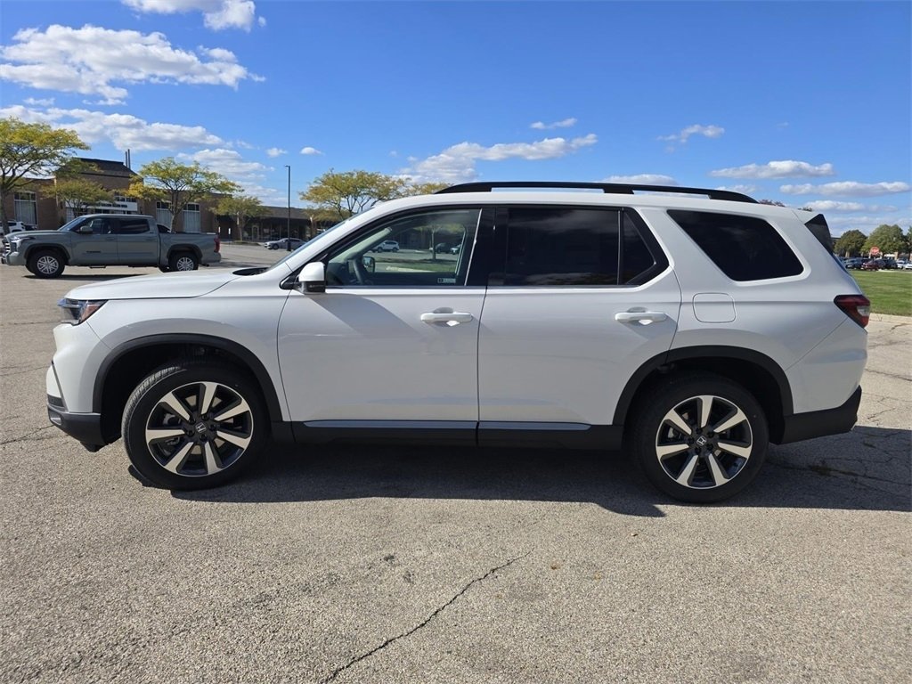 New 2025 Honda Pilot Touring image 19