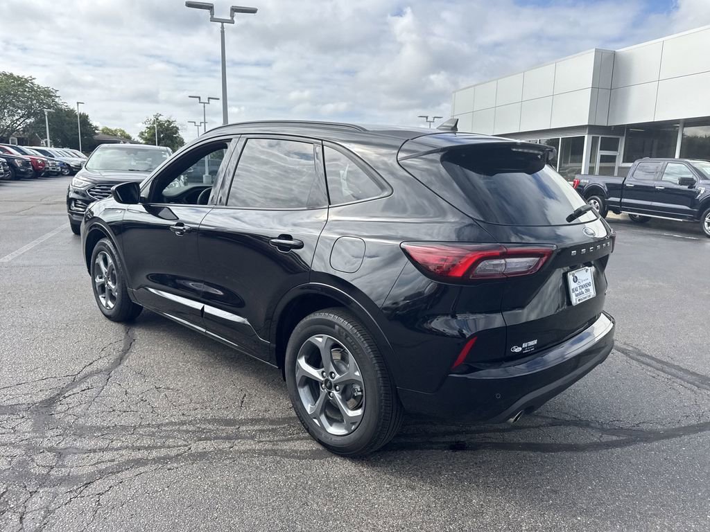 Certified 2023 Ford Escape ST-Line w/ Tech Pack #1 image 6