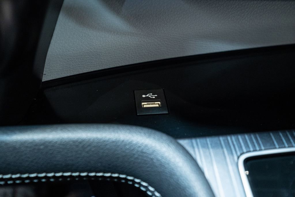 Used 2025 Toyota Sienna XLE AWD/4WD image 30