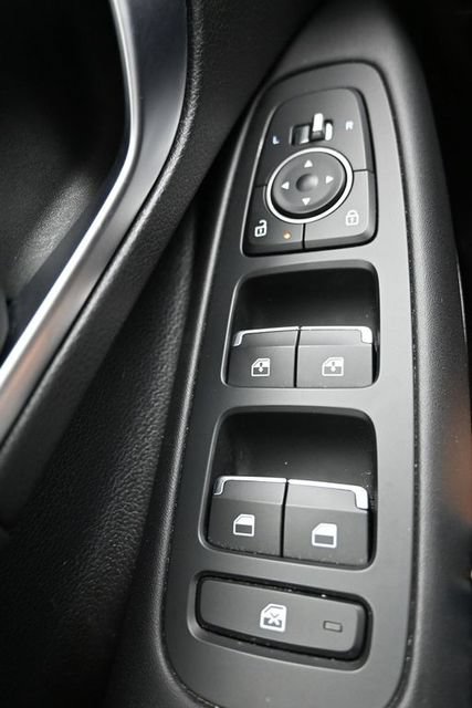 Used 2025 Hyundai Sonata SEL FWD image 28
