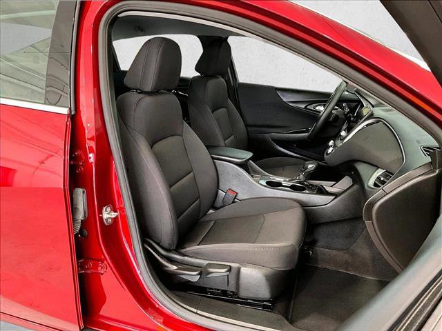 Used 2025 Chevrolet Malibu RS FWD image 9