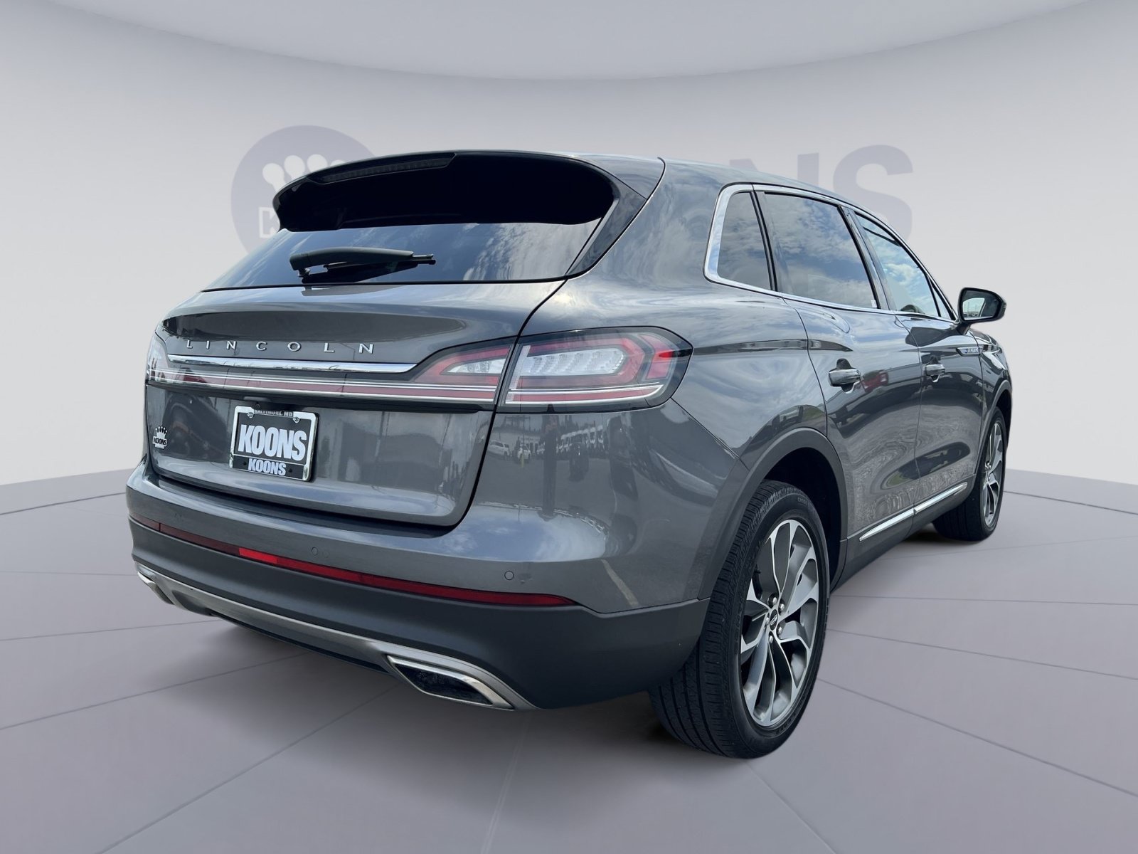 Used 2023 Lincoln Nautilus Reserve AWD/4WD image 7