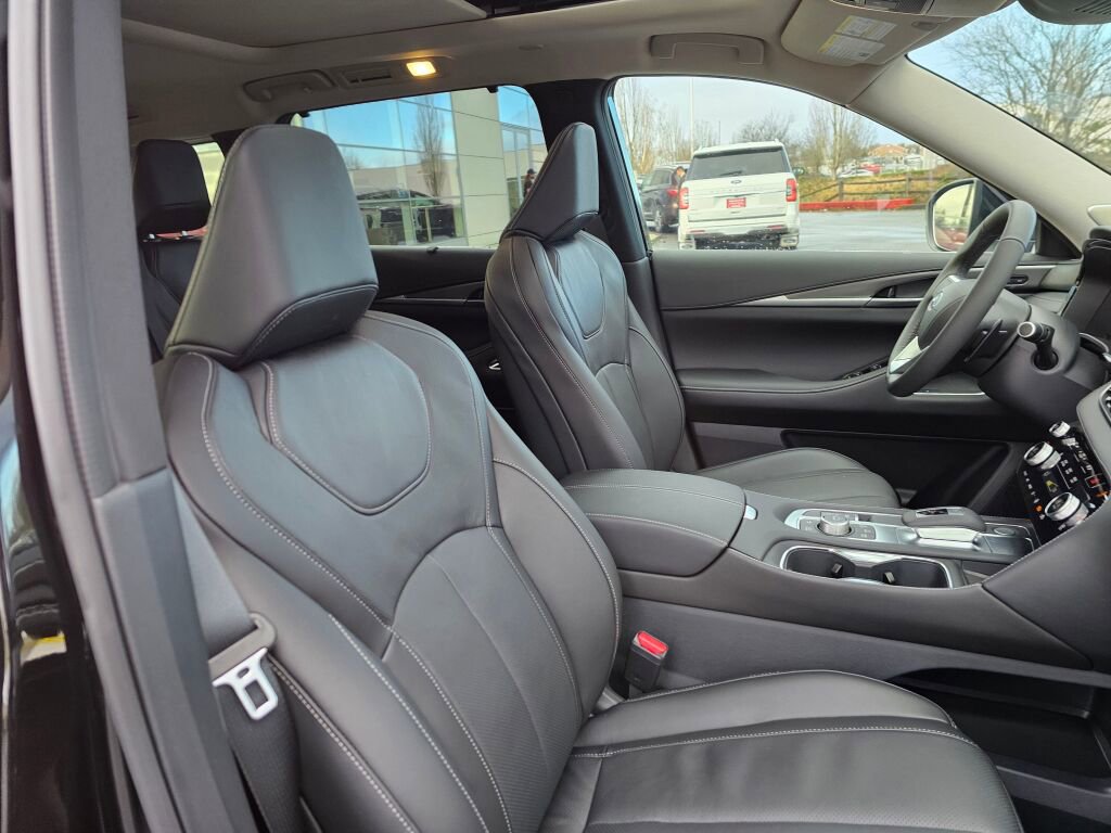 New 2025 INFINITI QX60 Luxe image 12