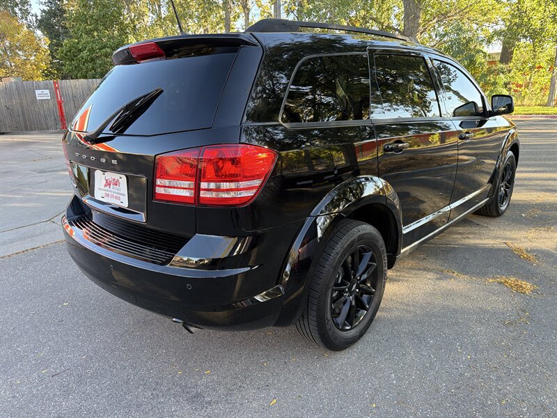 Used 2020 Dodge Journey SE w/ SE Popular Equipment Group FWD image 4