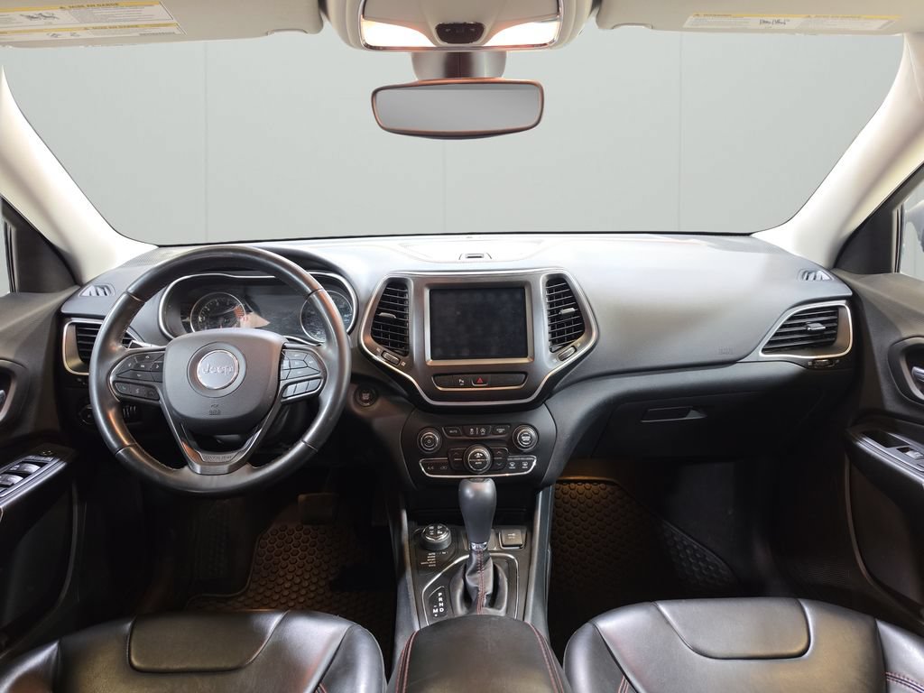 Used 2019 Jeep Cherokee Trailhawk AWD/4WD image 17
