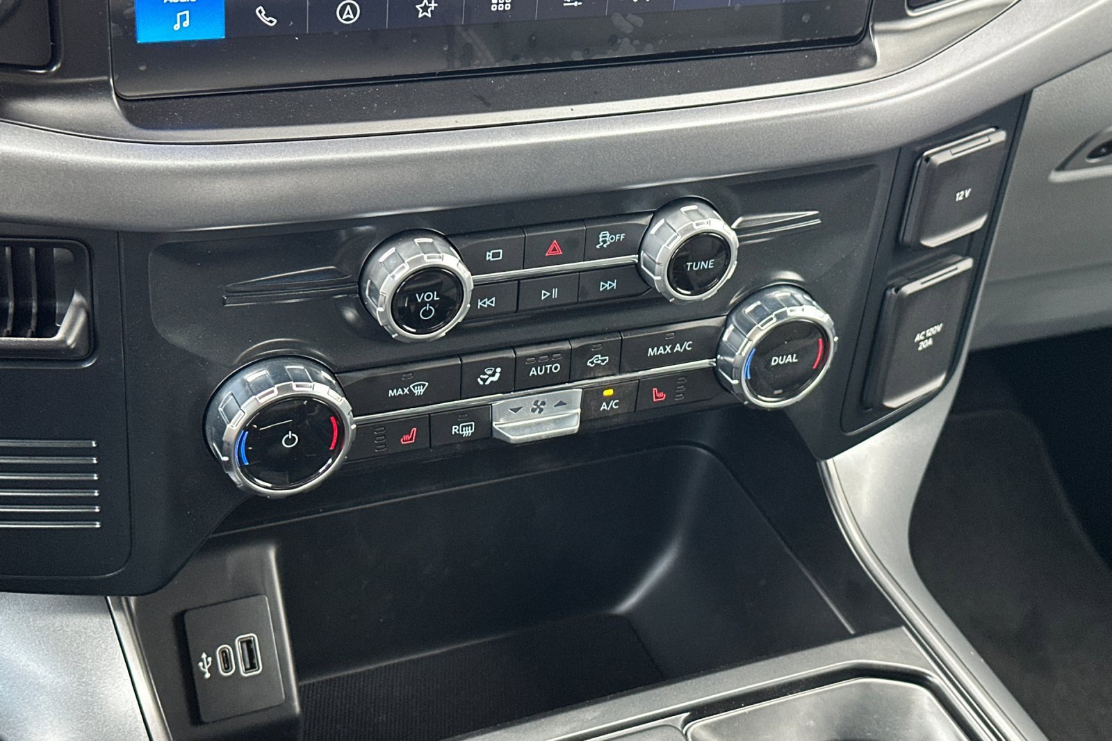 New 2025 Ford F150 Lightning XLT image 20