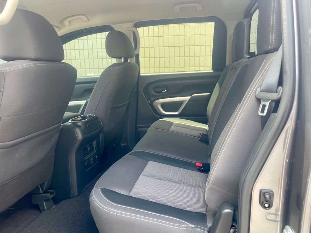 Used 2024 Nissan Titan SV w/ SV Convenience Package RWD image 10