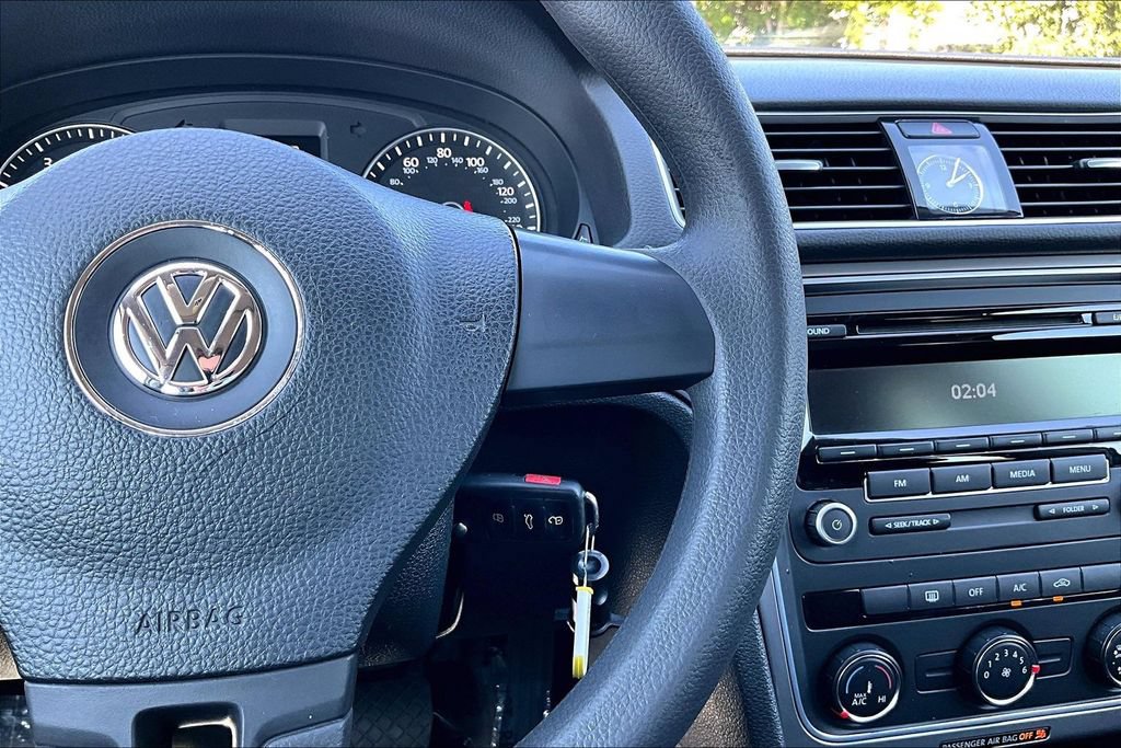 Used 2013 Volkswagen Passat 2.5 S FWD image 25