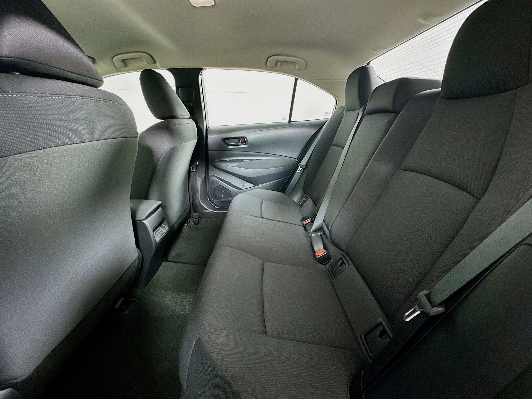 Used 2025 Toyota Corolla LE image 26