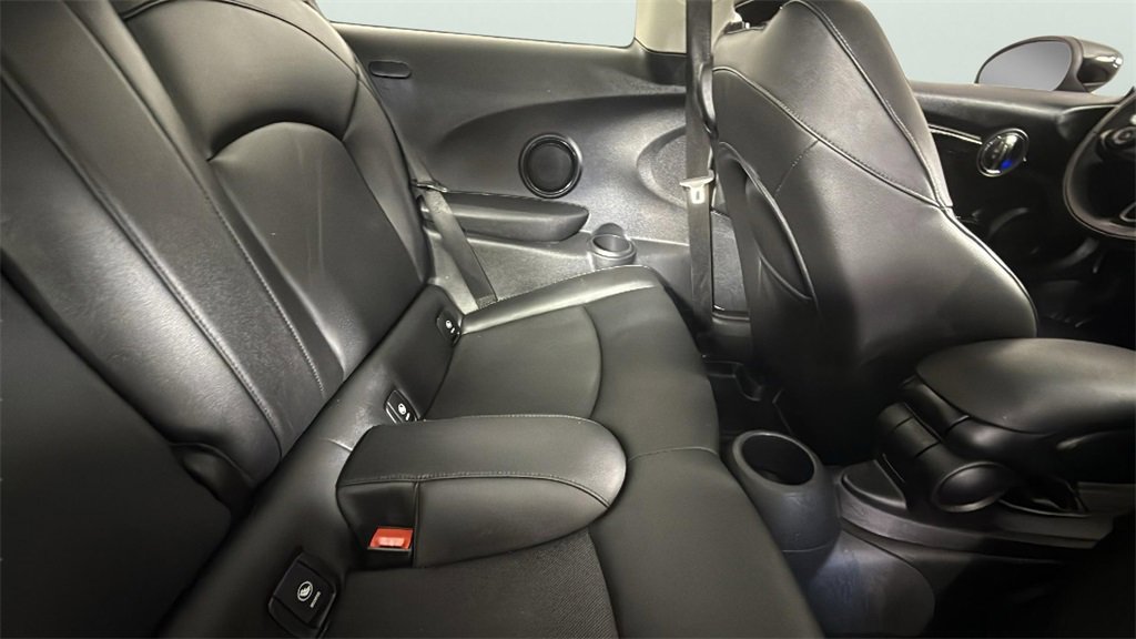Used 2020 MINI Cooper 2-Door Hardtop image 28
