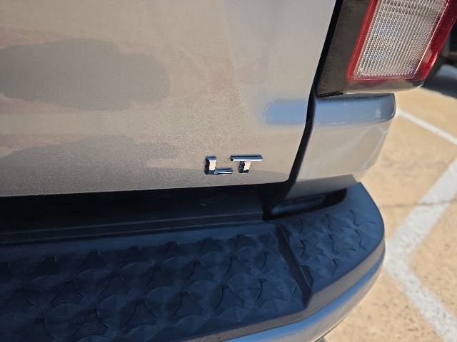 Used 2023 Chevrolet Colorado LT w/ LT Convenience Package II AWD/4WD image 13