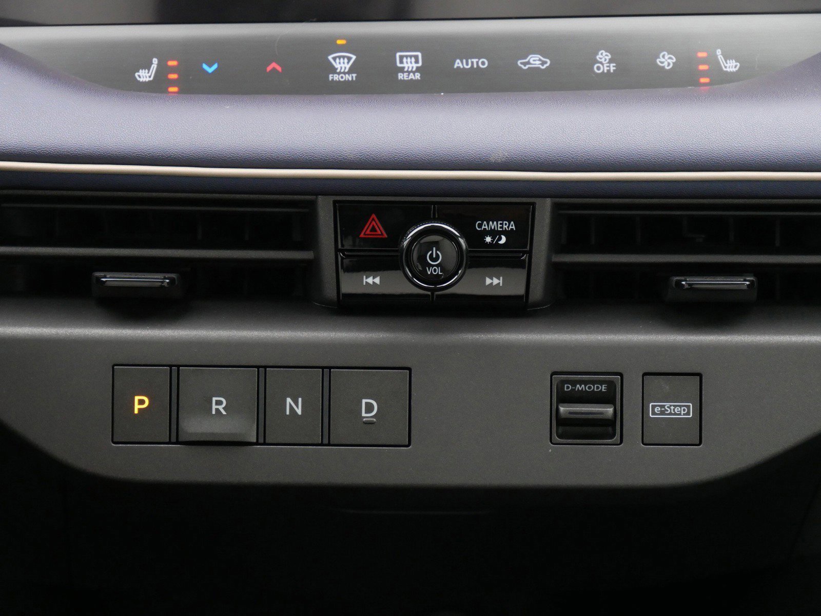 New 2026 Nissan Leaf SV+ w/ Floor Mat Package (SV+) image 9