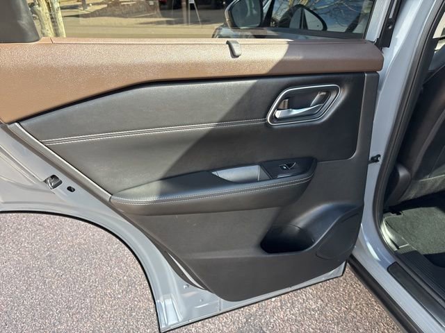 Used 2023 Nissan Rogue Platinum w/ Platinum Premium Package image 25