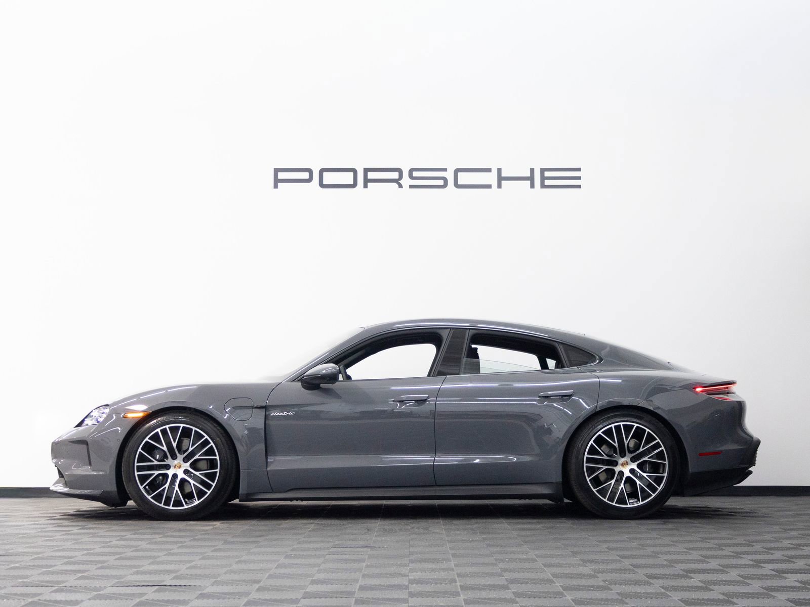 New 2026 Porsche Taycan image 2
