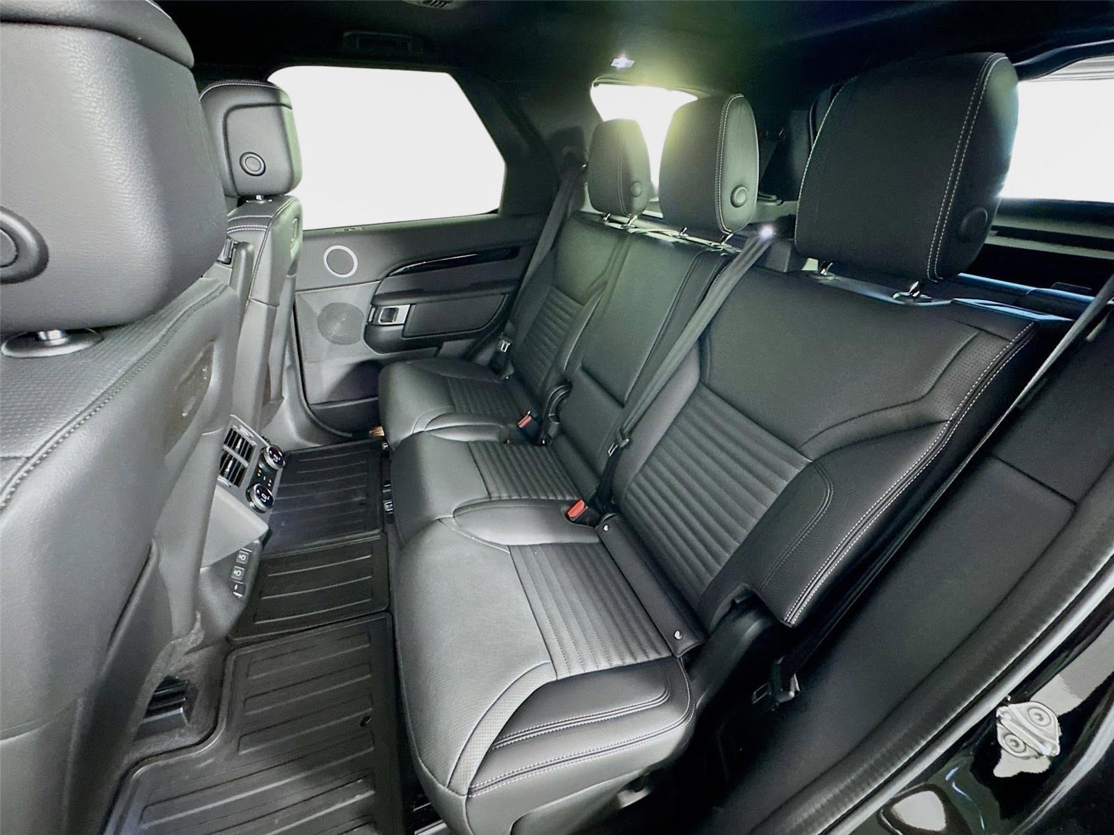 New 2026 Land Rover Discovery S AWD/4WD image 24