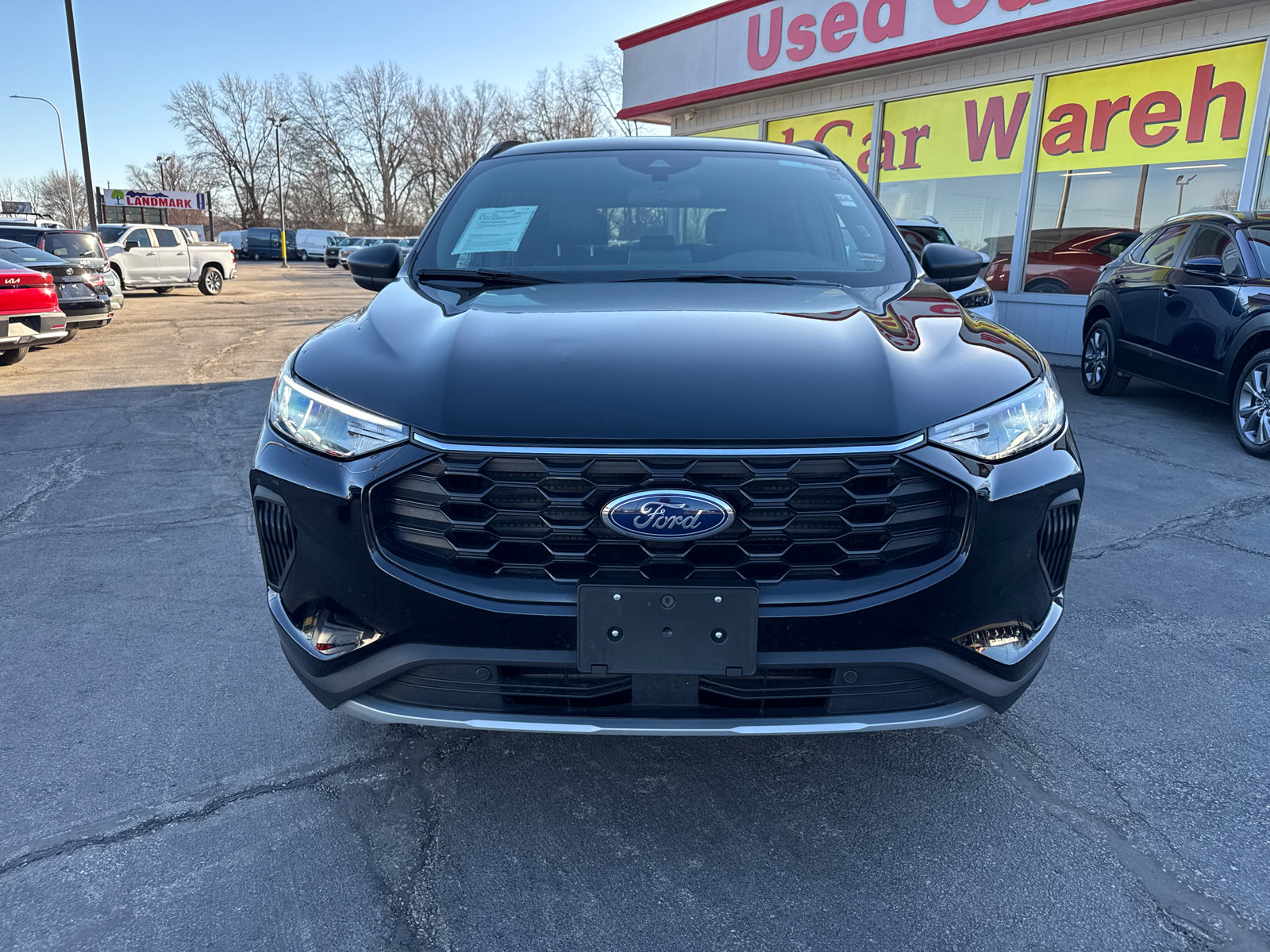 Used 2025 Ford Escape ST-Line AWD/4WD image 2