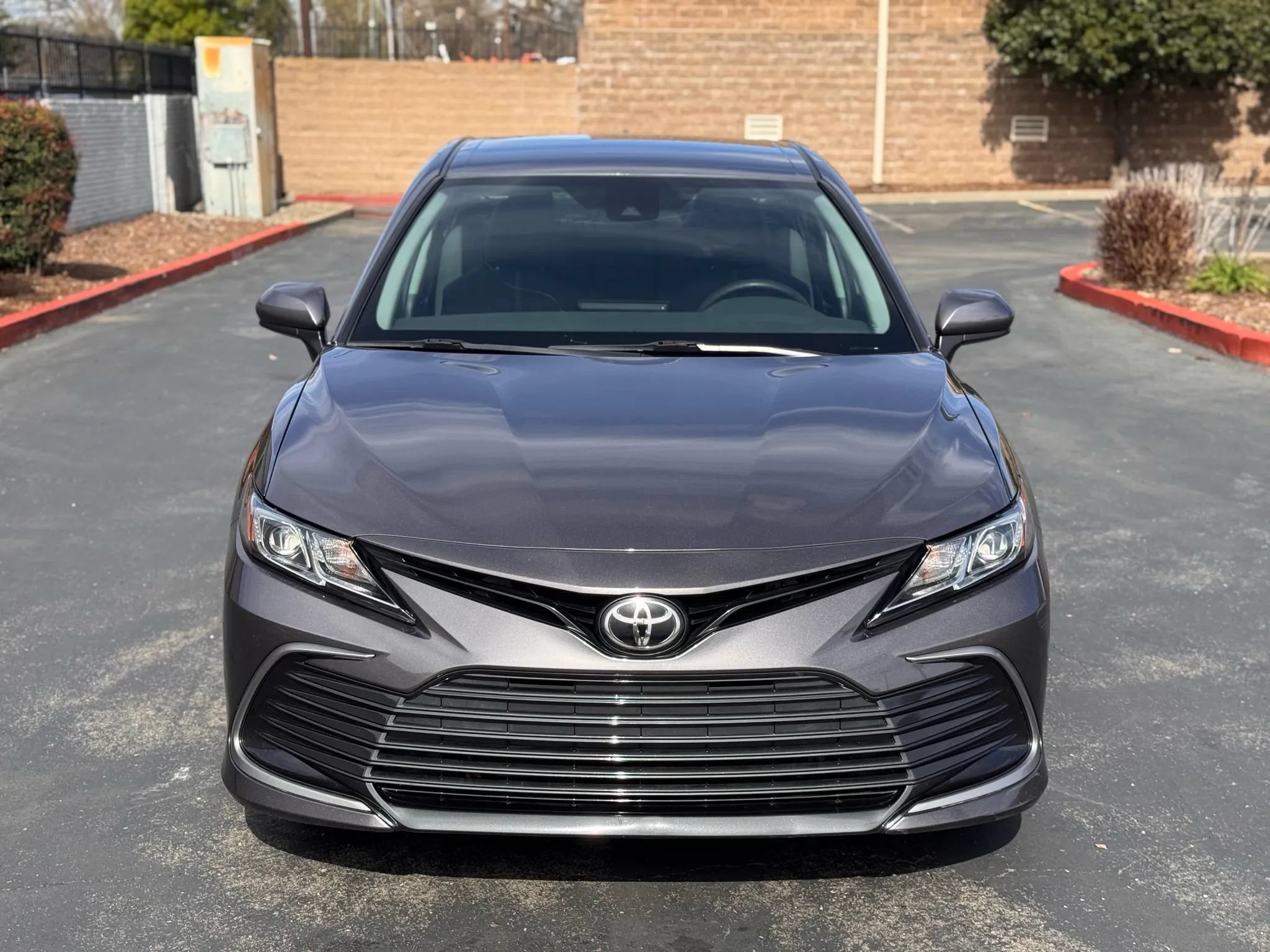 Used 2022 Toyota Camry LE FWD image 9