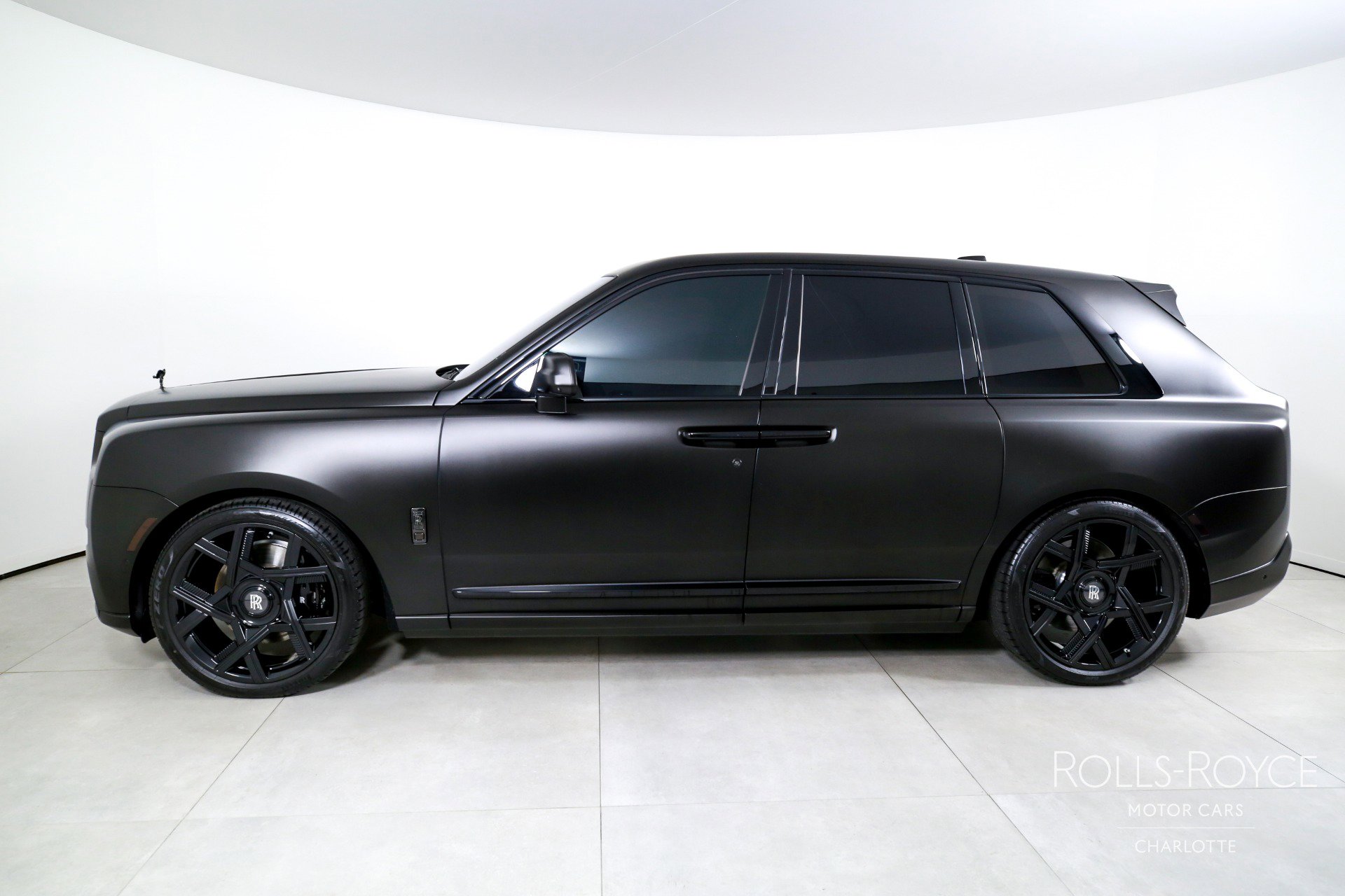 Certified 2025 Rolls-Royce Cullinan Black Badge image 3