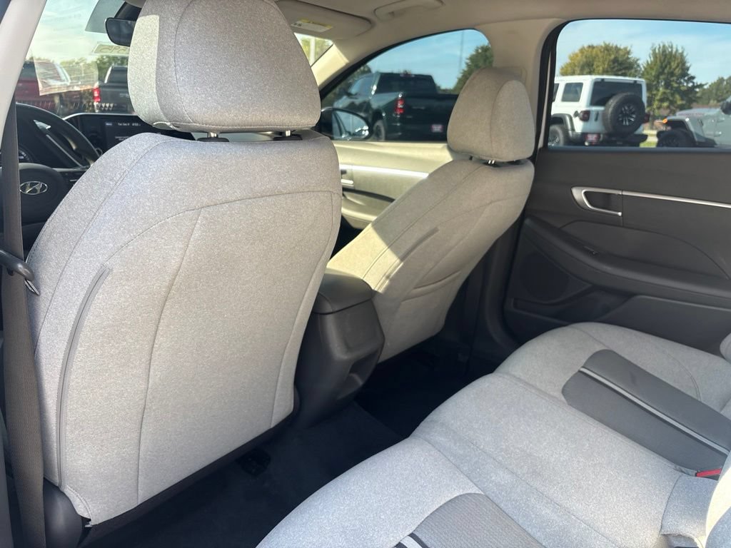 Used 2021 Hyundai Sonata SE w/ Preferred Accessory Package FWD image 27