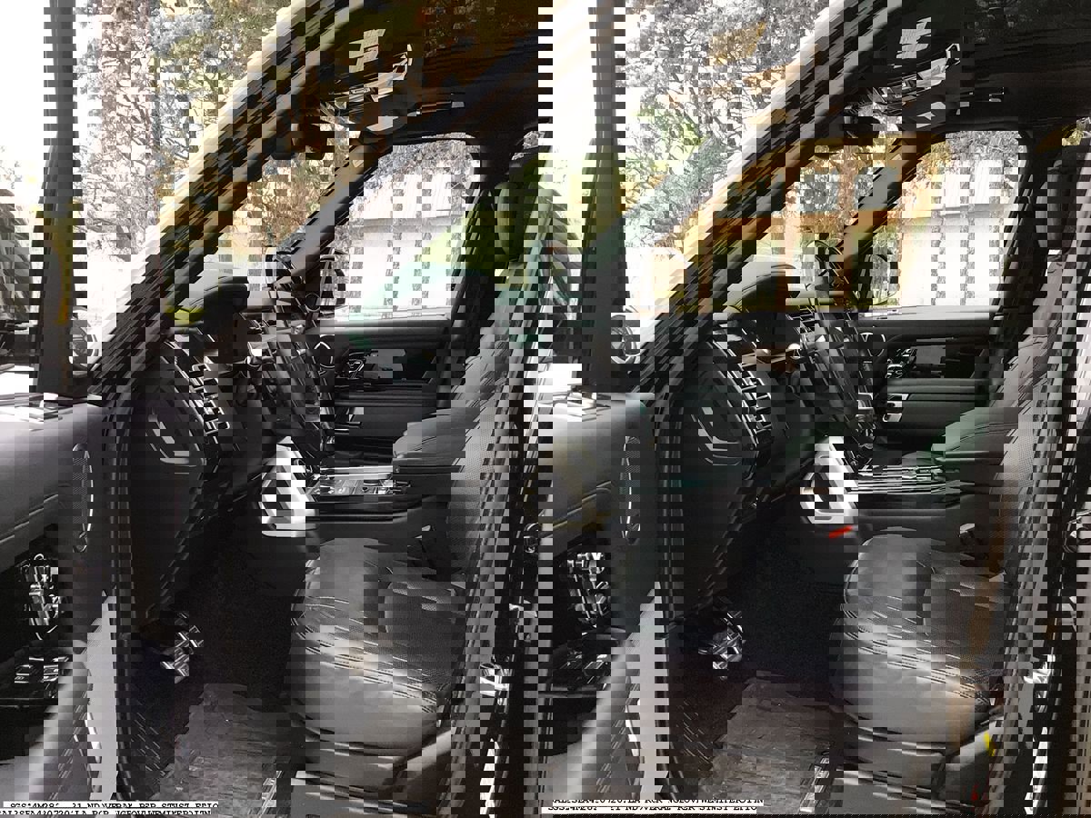 Used 2021 Land Rover Range Rover P525 Westminster Edition image 12