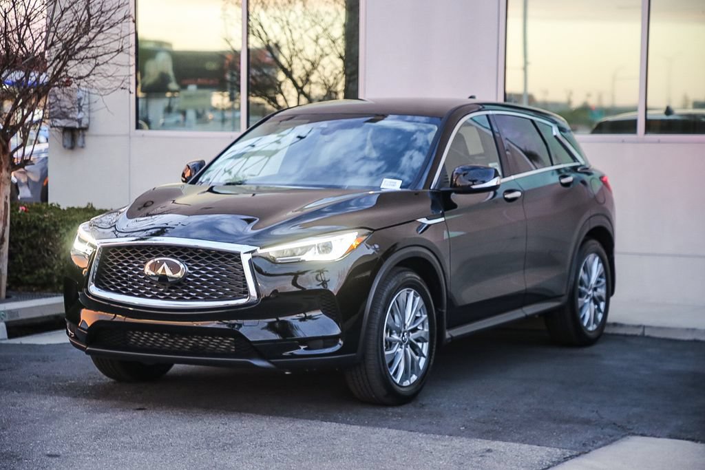 Certified 2025 INFINITI QX50 Pure AWD/4WD image 3