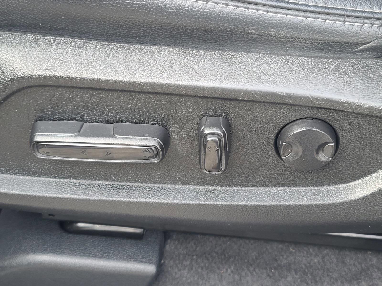 Used 2023 Honda Pilot EX-L image 12