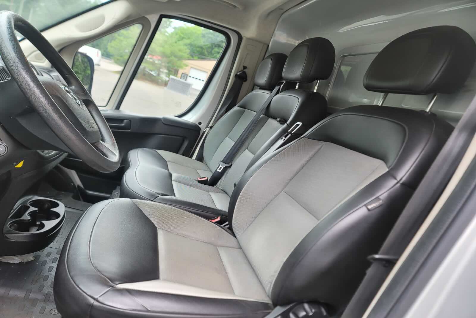 Used 2019 RAM ProMaster 2500 w/ Interior Convenience Group FWD image 6