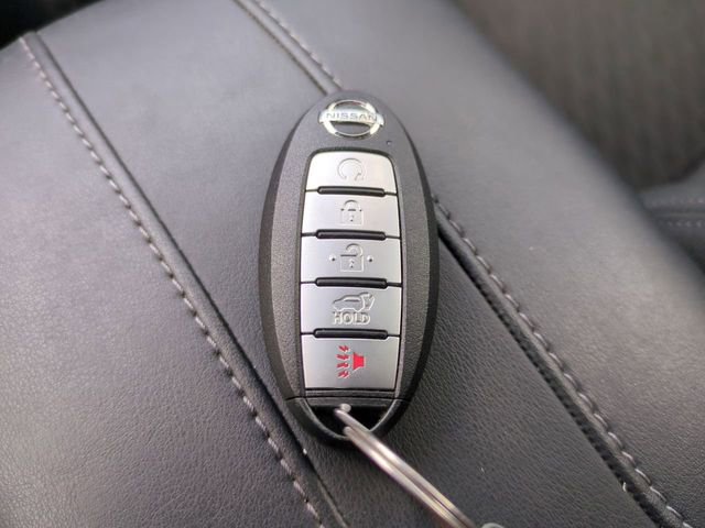 Used 2020 Nissan Rogue SV FWD image 34