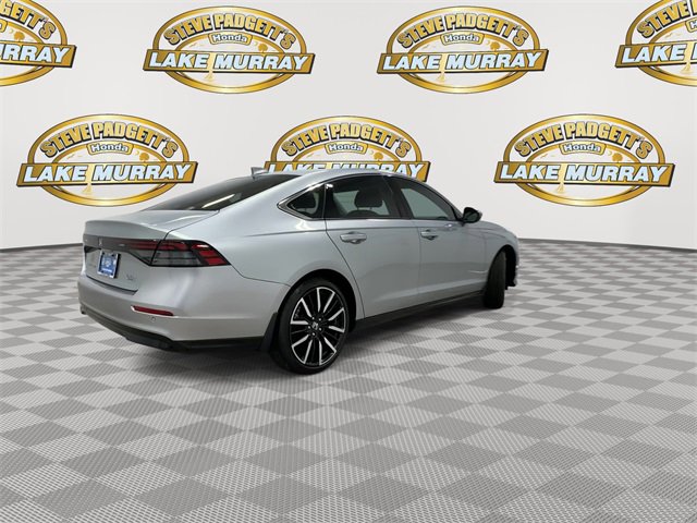 Used 2024 Honda Accord Touring image 3