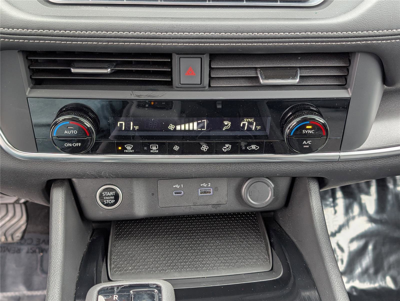 Used 2023 Nissan Rogue SV image 25