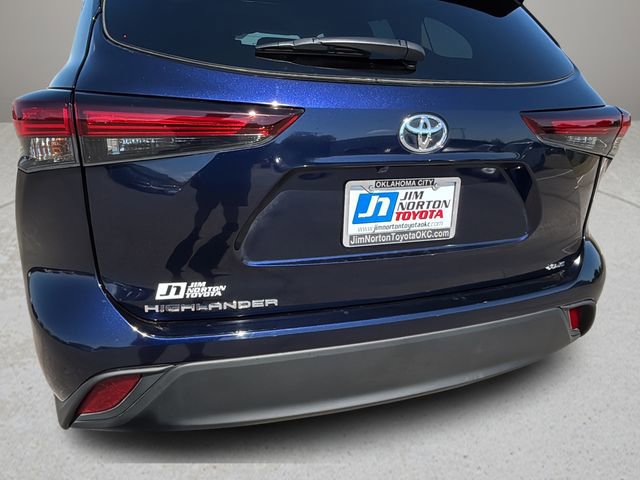 Used 2025 Toyota Highlander XLE FWD image 29